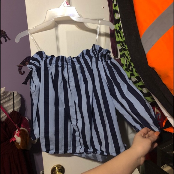 STRIPED OFF SHOULDER SHIRT - Picture 2 of 3